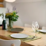 Atelierblick Im Winzerdorf *